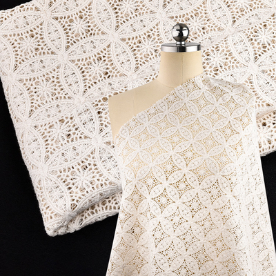 सफेद कढ़ाई नाजुक कपास फूल कार हड्डी सीमा शादी की पोशाक के लिए फीता ट्रिम